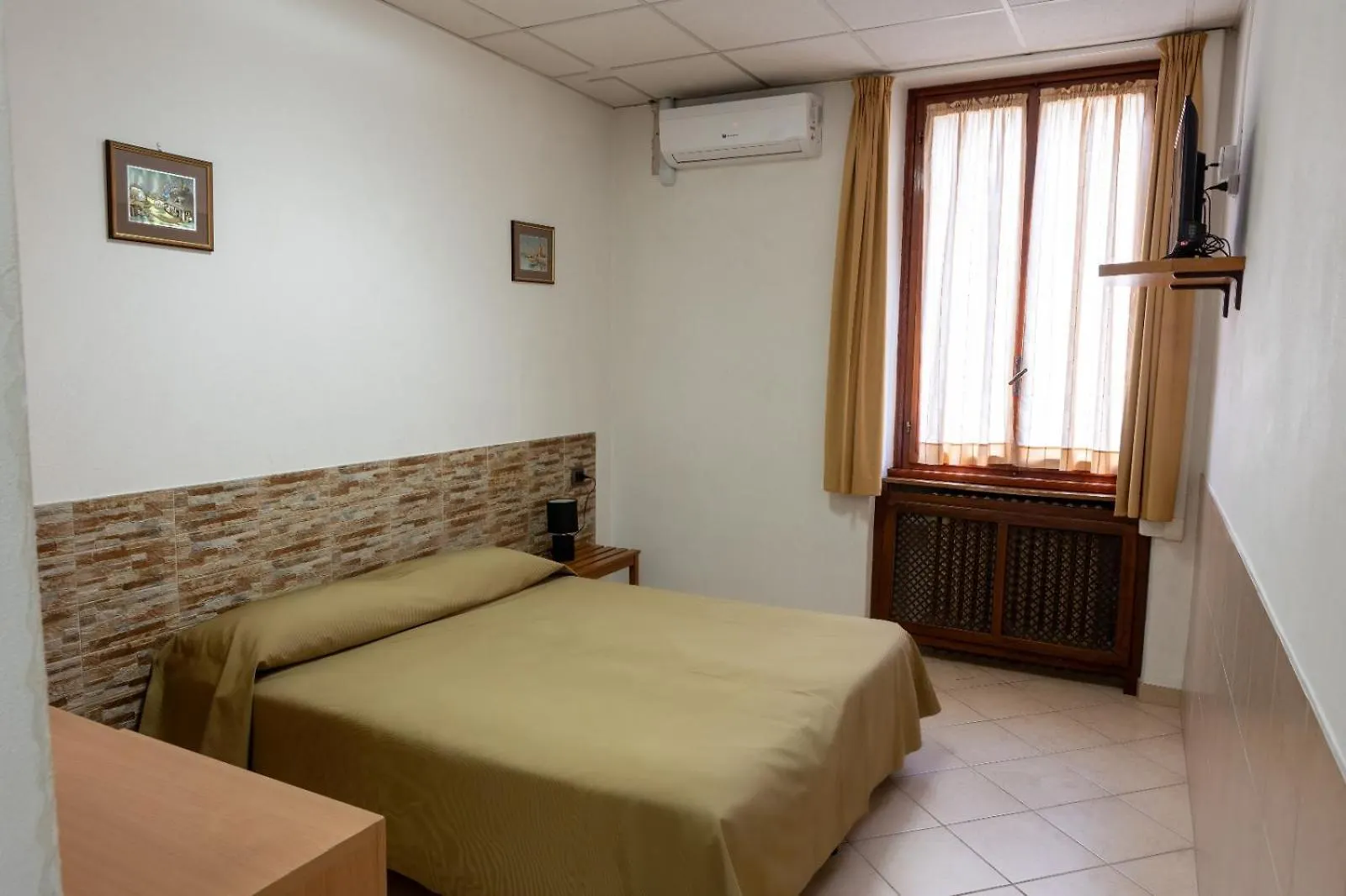 Hotel Mariuccia Varese 3*,