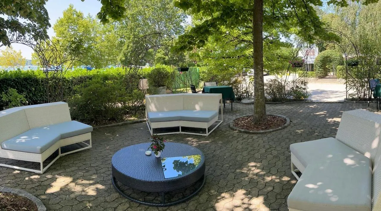Hotel Mariuccia Варезе 3*,  Италия